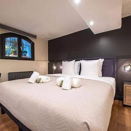 Lovely - Louvre Museum Apartment